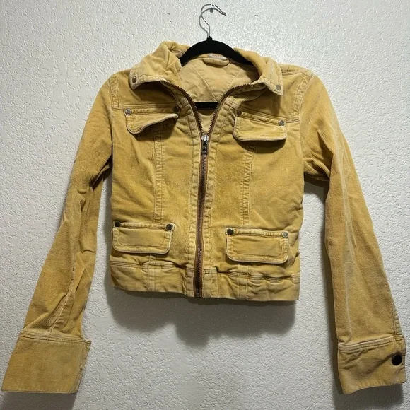 Stylish Women's Mustard Utility Jacket - Picture 3 of 7